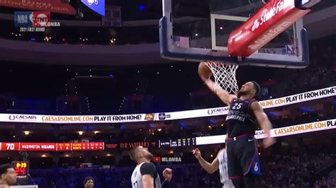 Ben Simmons With The Strong 360 Putback Dunk 😮 Wizards Vs 76ers Game 1