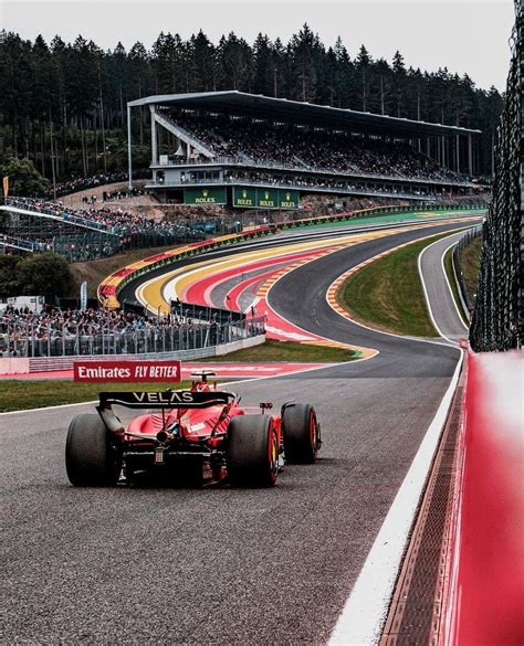 Cs55 Approching Eau Rouge In Spa 28822 En 2022 F1 Wallpaper Hd