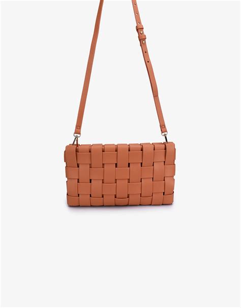 Lindy Woven Clutch Small Apricot Remireid