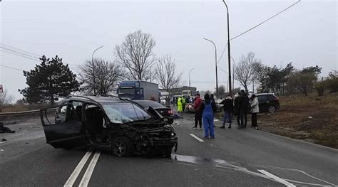 Accident rutier cumplit pe DN25 în Galaţi Un autoturism s a răsturnat