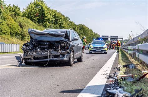 Drei Unfälle sorgen am Donnerstagnachmittag auf der A8 bei Leonberg für