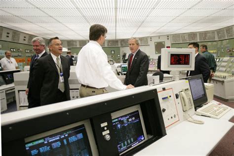 President Discusses Energy During Visit To Nuclear Generating Station