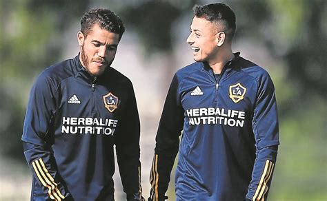 Chicharito Hernández dedica emotivo mensaje a Jonathan dos Santos por