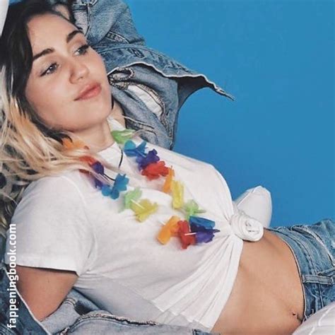 Miley Cyrus Mileycyrus Nude OnlyFans Leaks The Fappening Photo FappeningBook