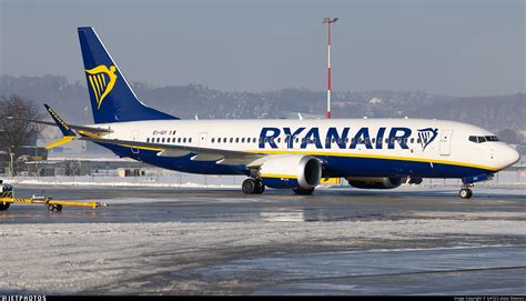 EI IGY Boeing 737 8 200 MAX Ryanair Lukasz Stawiarz JetPhotos