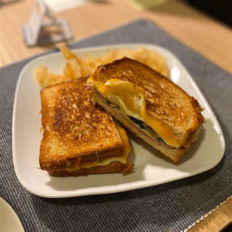 Ham, Egg, and Cheese Melt Sandwich : r/melts