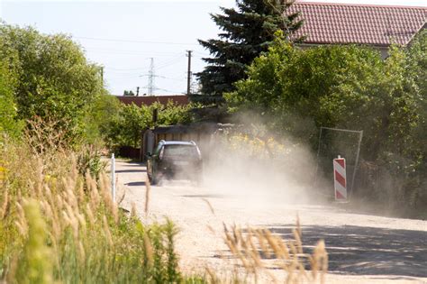 Gyventojai dūsta nuo dulkių bet miestui tai nė motais KaunoDiena lt