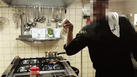 Video zeigt mutmaßlichen Täter beim Kochen oe24 tv