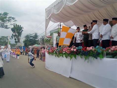 Ribuan Warga Rohul Ramaikan Pawai Ta Aruf Pembukaan Mtq Ke Tahun