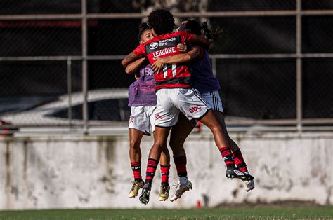 Flamengo é derrotado pelo Santos no jogo de ida das quartas do