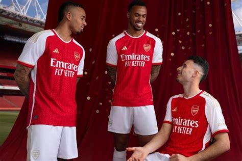 Nouveaux Et Beaux Maillots Foot Arsenal Avec Adidas