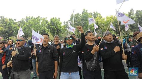 Kantor Anies Didemo Buruh Yang Ngebet Ump Di Dki Rp 4 5 Juta