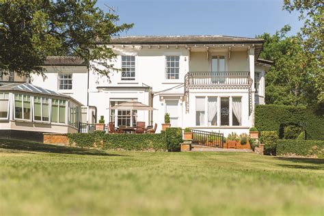 Best care homes near Aylesbury in Buckinghamshire | Peverel Court Care