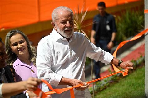 Ao Lado De Cinco Pr Candidatos A Prefeituras Lula Visita Belford Roxo