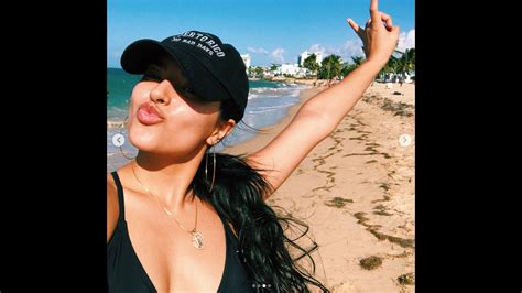 Becky G Se Pasea Por Las Playas De Puerto Rico En Bikini