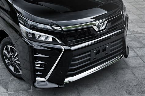 Mengulas Grill Mobil Toyota All New Voxy