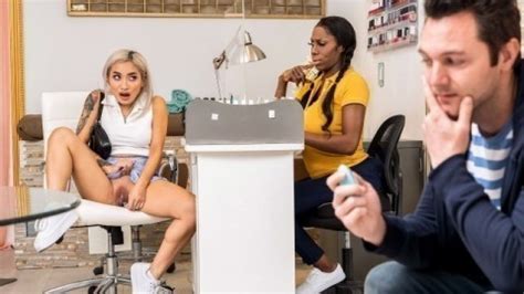 Sneaky Vibrator Leads To Salon Sex With Avery Black Ebony Mystique Brazzers
