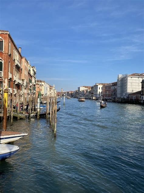 Passeio De Gondola Em Veneza Em Uma Hora De Ouro Foto De Stock Imagem