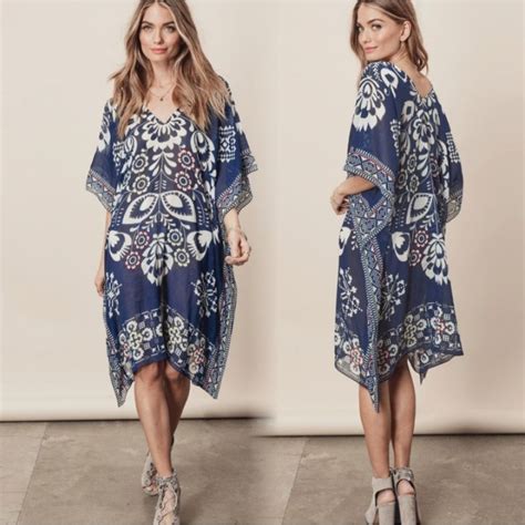 Jual 𝘽𝙞𝙠𝙞𝙣𝙞𝘽𝙖𝙣𝙙𝙞𝙩 𝙍𝙀𝘼𝘿𝙔 𝙎𝙏𝙊𝘾𝙆 blue flower abstract v bikini outer dress beach cover luaran