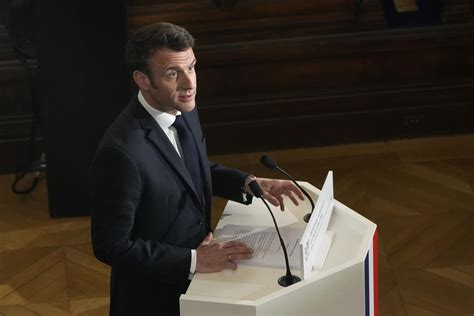 Francia l annuncio di Macron per l 8 marzo La libertà di scegliere l