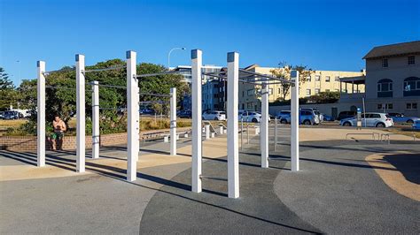 Bondi Park Outdoor Gym Bondi Beach Robinhood The Free Open Air Gym