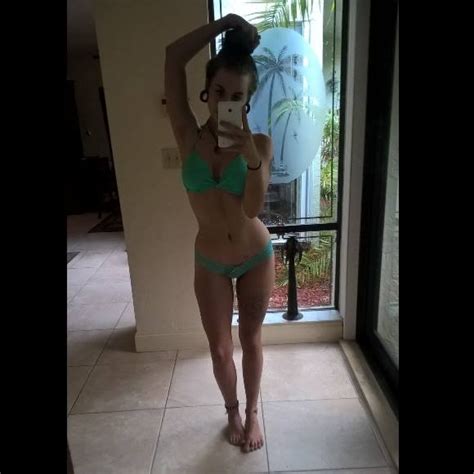 Checking Out Her Own Hotness Porn Pic