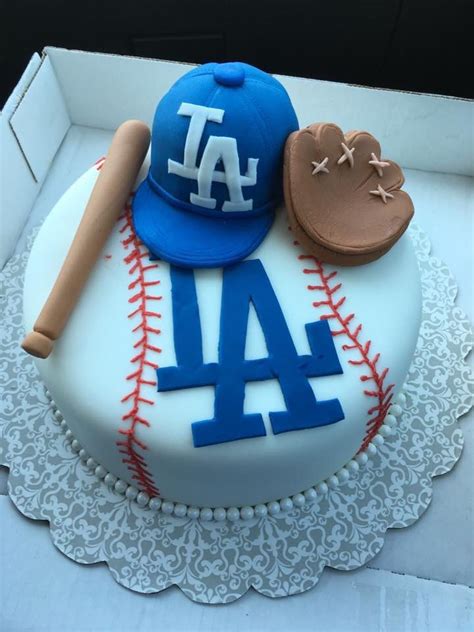 Southern Blue Celebrations: Baseball Cake Ideas