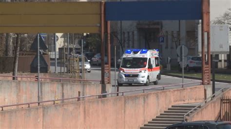 Con L Auto Fuori Strada Ricoverato A Cattinara