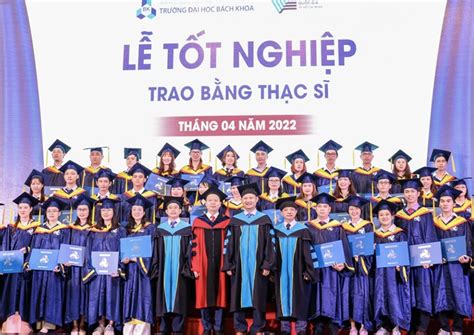 Nhận diện áo tốt nghiệp thạc sĩ trong vòng 1 nốt nhạc