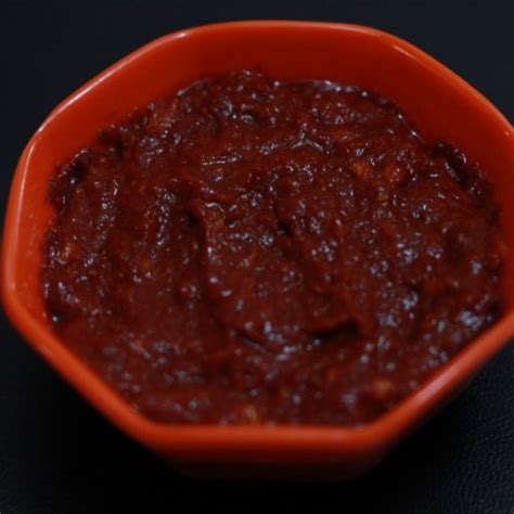 Easy And Quick Red Chili Hot Sauce How Make Red Chili Sauce Papitha S Kitchen