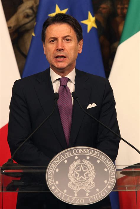 Coronavirus Giuseppe Conte Ha Presentato Il Nuovo Dpcm