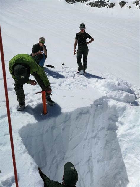 Rilevazioni al ghiacciaio del Grand Etrèt Parco Nazionale Gran Paradiso