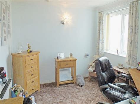 Property For Sale Pleydell Gardens Folkestone Ct20 2 Bedroom Flat