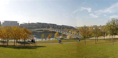 Une Nouvelle Passerelle Sur Le Rhône