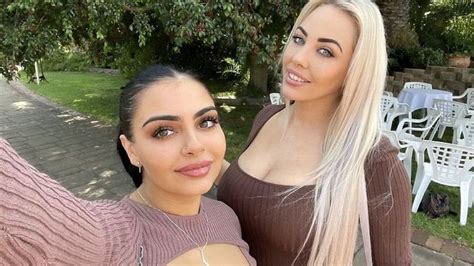 OnlyFans Madre E Hija Trabajan Juntas Y Ganan Fortunas