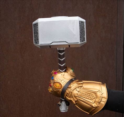 Thanos Infinity Gauntlet - Blasters4Masters