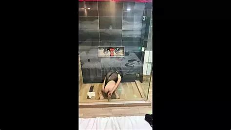 Trattare La Mia Figa Da Uomo Con Un Dildo Indossando Lingerie E Tacchi Alti Xhamster