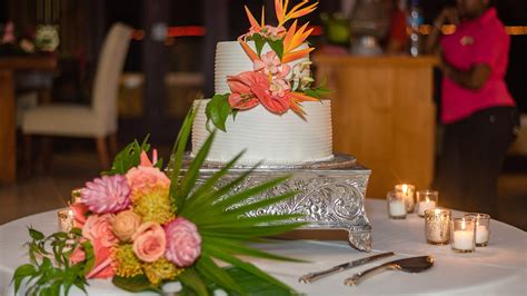 Wedding Cakes - Awesome Caribbean Weddings