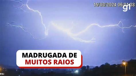 Vídeo RS tem madrugada de muitos raios Rio Grande do Sul G1