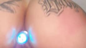 Dançando Funk Um Plug Anal Iluminado No Cuzinho Cnn Amador