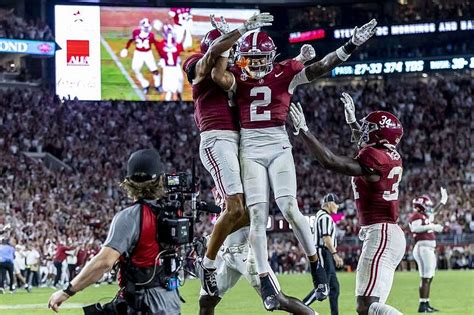 Ap Top 25 Tide Overtakes Texas For No 1 And Unlv Earns Its 1st