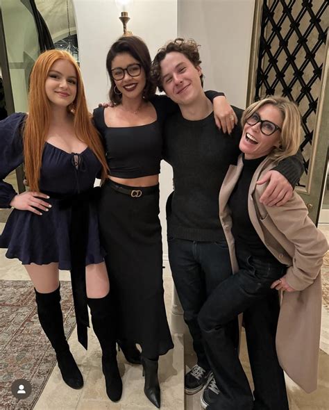 Family Reunion Photos (Pt.2-From Jesse’s IG) : r/Modern_Family