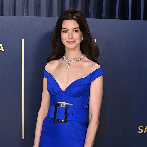 Anne Hathaway Channels Princess Diaries At 2024 Sag Awards