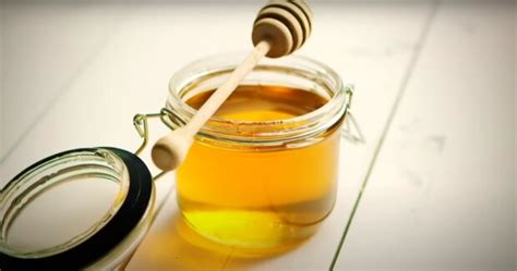 Названо важливі правила, які допоможуть відрізнити підроблений мед від ...