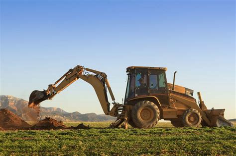 Construction Equipment Safety Tips