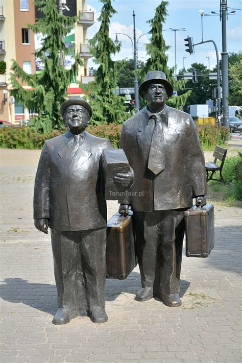 Pomnik Kargula I Pawlaka W Toruniu Demotywatory Pl