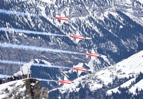 Patrouille Suisse Saisonabschluss Vor Eiger Mönch Und Jungfrau Cockpit