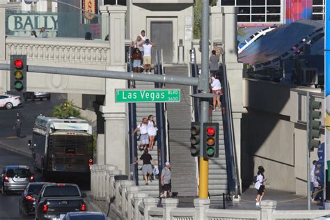 County Criminalizes Stopping For A Selfie On Strip Pedestrian Bridges