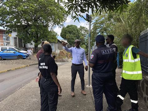 Immersion Du Maire De Mamoudzou Avec Les Agents Du Centre De