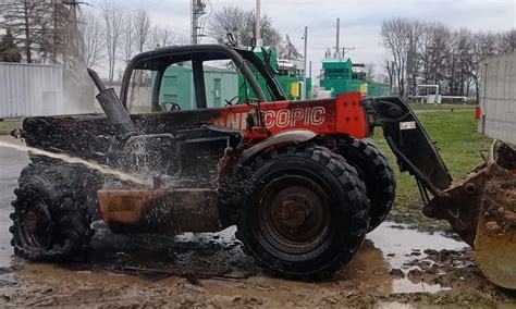 Po Ar Adowarki Teleskopowej Na Terenie Jednej Z Firm W Domaszowicach